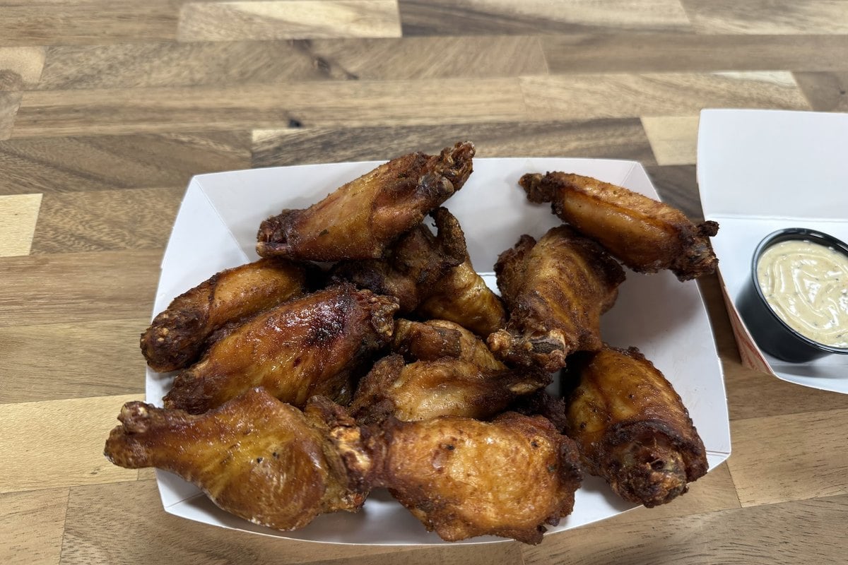 Smoke-a-Fried Wings with Alabama white sauce at Bearded Baby Que in Sussex, NJ