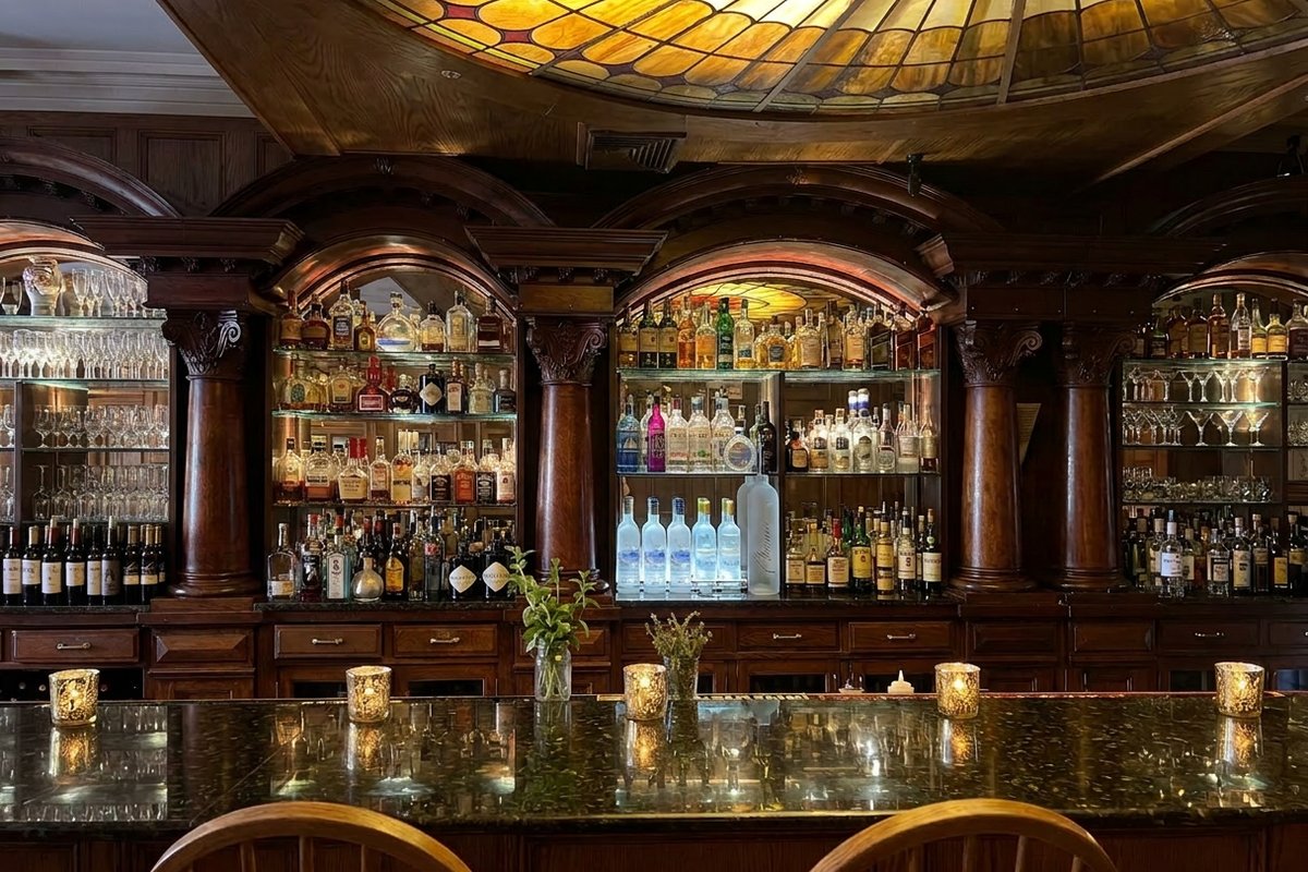 The Tap Room bar at Bell's Mansion in Stanhope, NJ