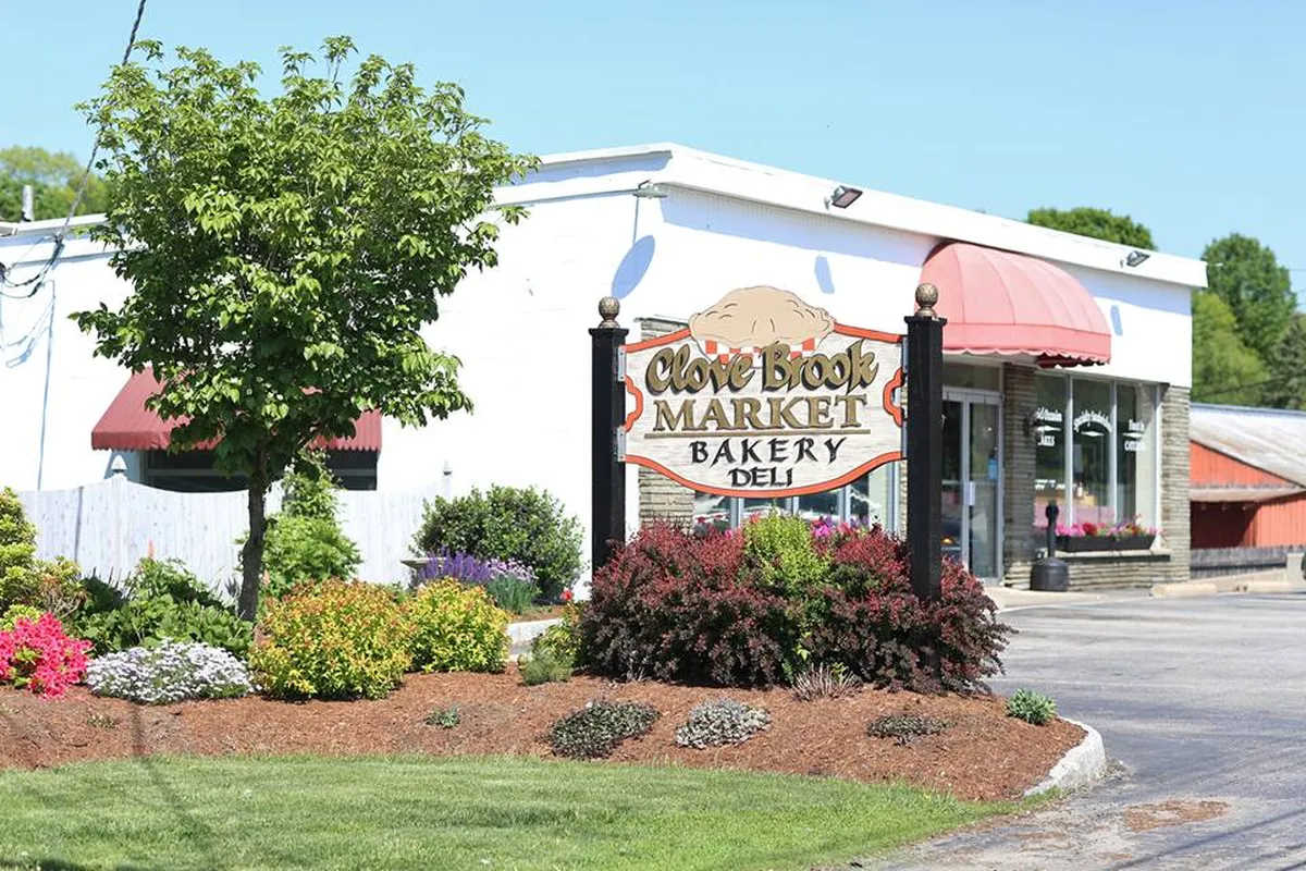 Clove Brook Market bakery, deli and catering storefront on Route 23 in Wantage NJ