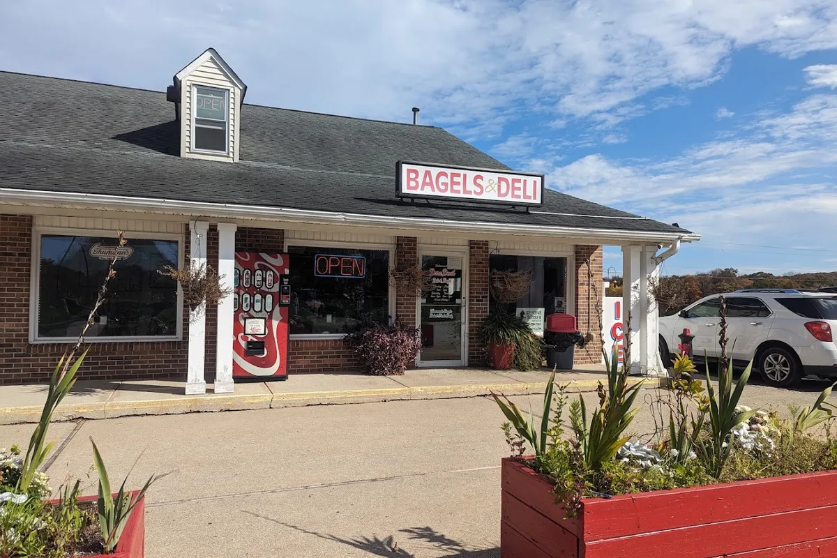DareDevil Deli and Bagel storefront on County Road 639 near Sussex, NJ
