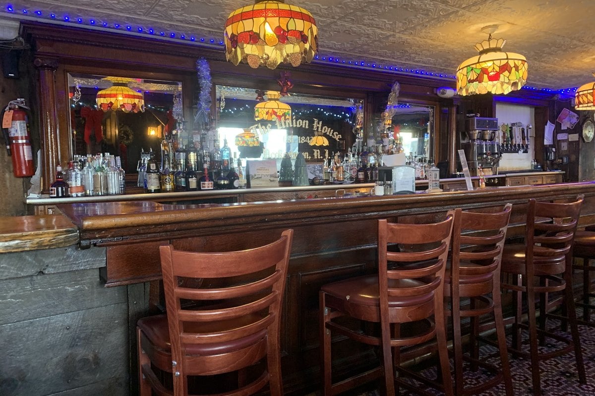 The bar inside Early American Tavern in Sussex, NJ