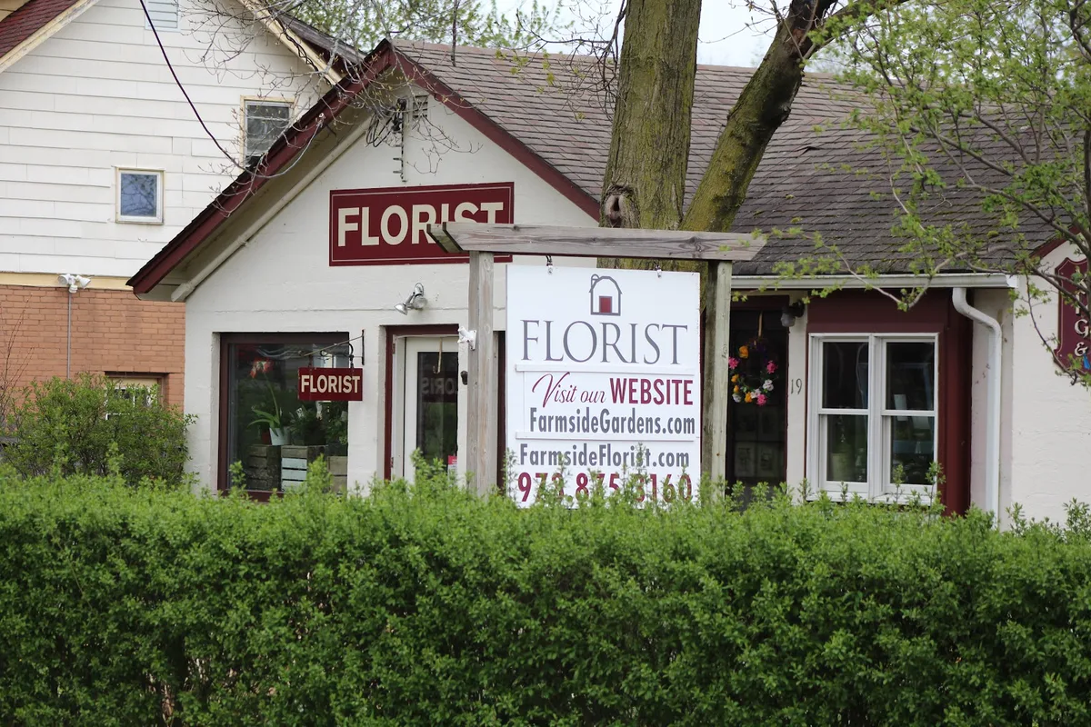 Farmside Florist shop building on Loomis Avenue in Sussex NJ