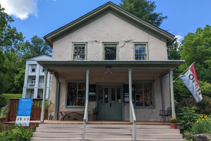 Peters Valley Gallery building on Kuhn Road in Layton, NJ, home of the Handmade Holiday Event